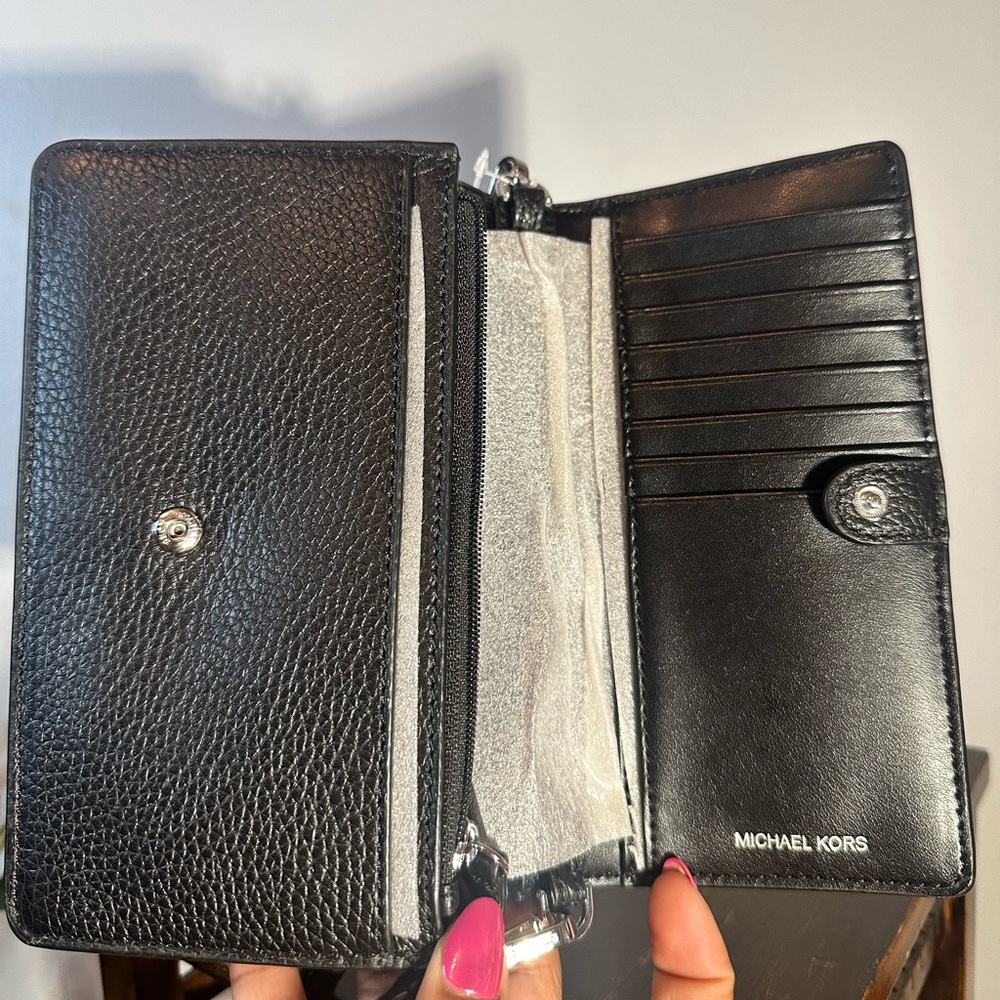 Michael kors jet set Black Leather crossbody phone holder wallet rehabbed - Picture 4 of 9